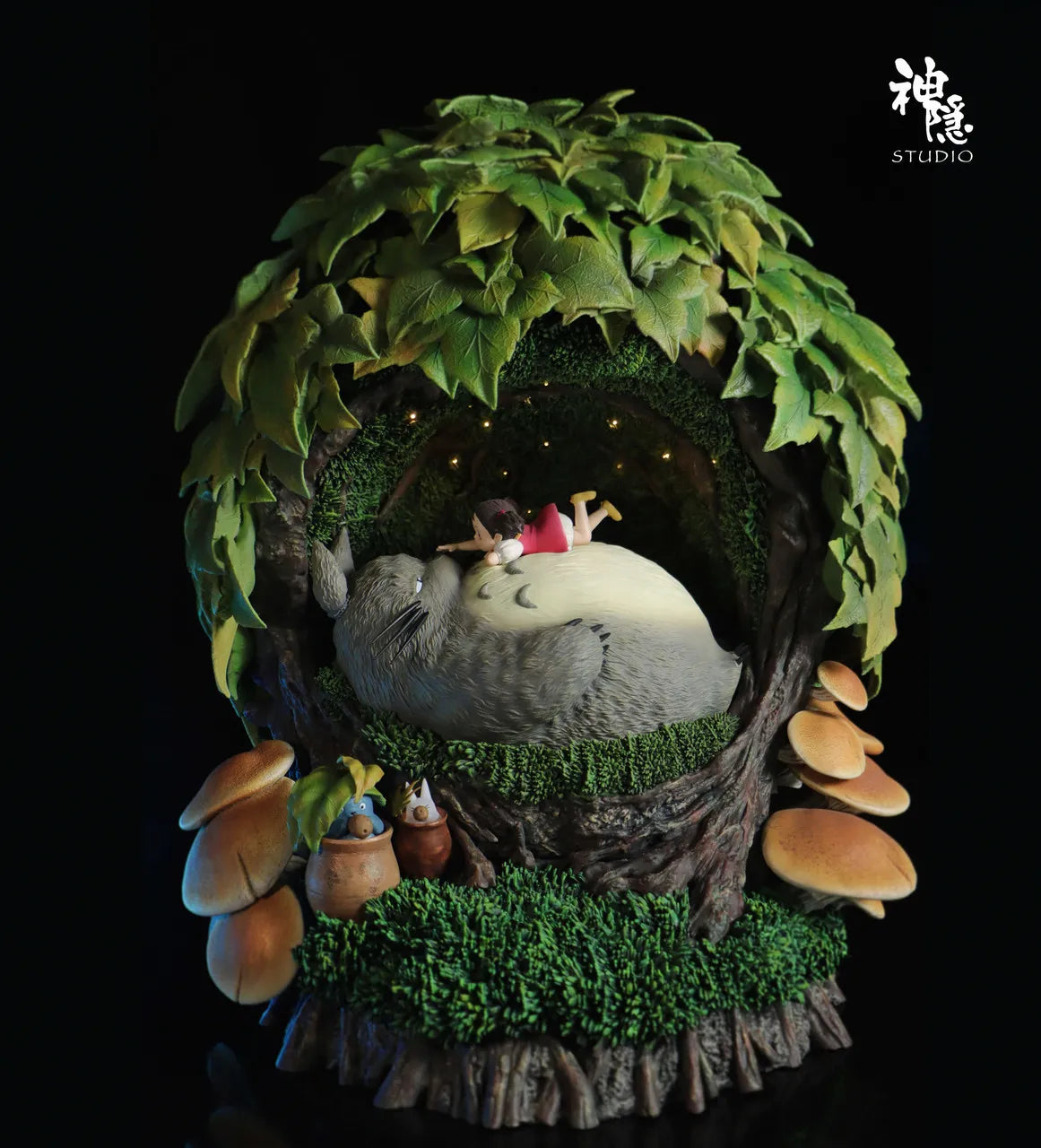 totoro spore from HHR garden トトロ OPM Studio - Miyazaki Desktop Series 013 Totoro in the Tree Hole
