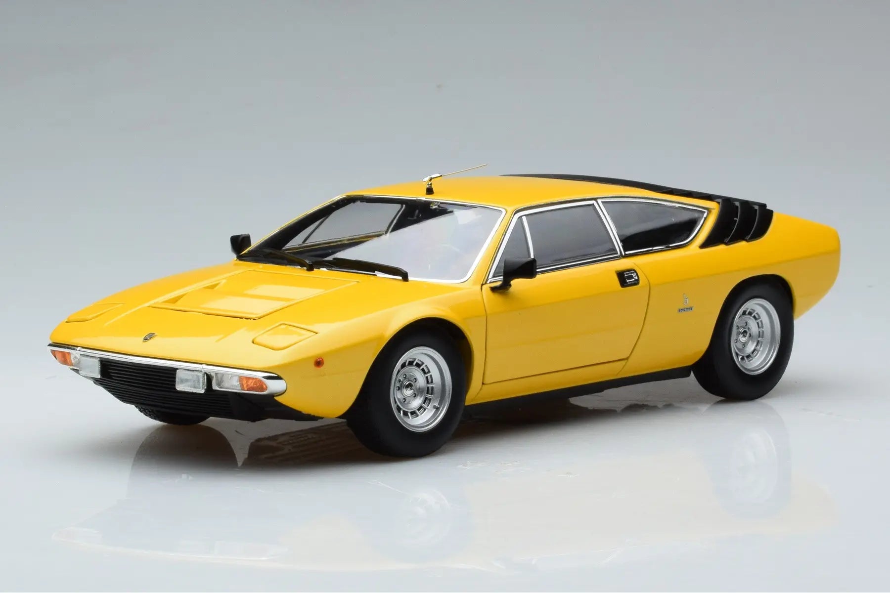 KYOSHO ランボルギーニ オレンジ 1/18 【公式通販】