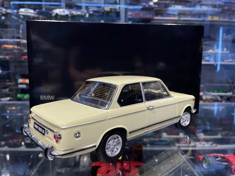 Kyosho 08543ML BMW 2002Tii 1972 Cream 1/18