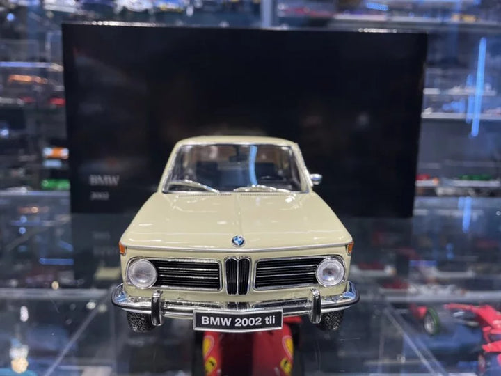 Kyosho 08543ML BMW 2002Tii 1972 Cream 1/18