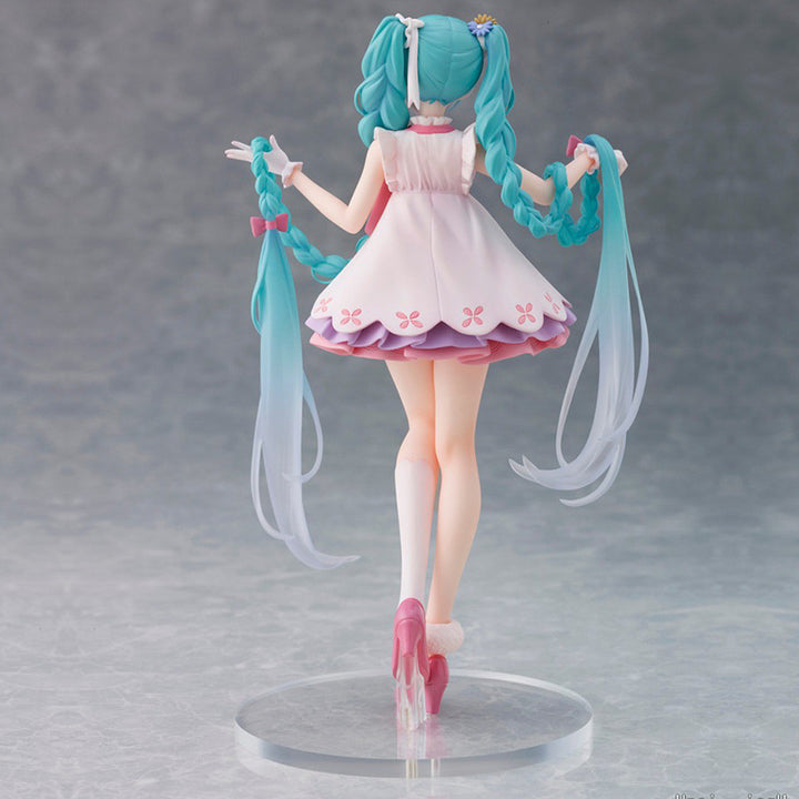 Hatsune Miku Pink Long-Haired Princess Ver. (Height: 18cm)