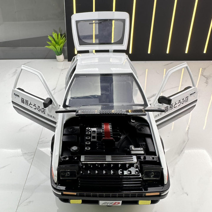 Welly 1:24 Initial D Toyota AE86 Diecast Model with Sound, Light (Classic Edition)