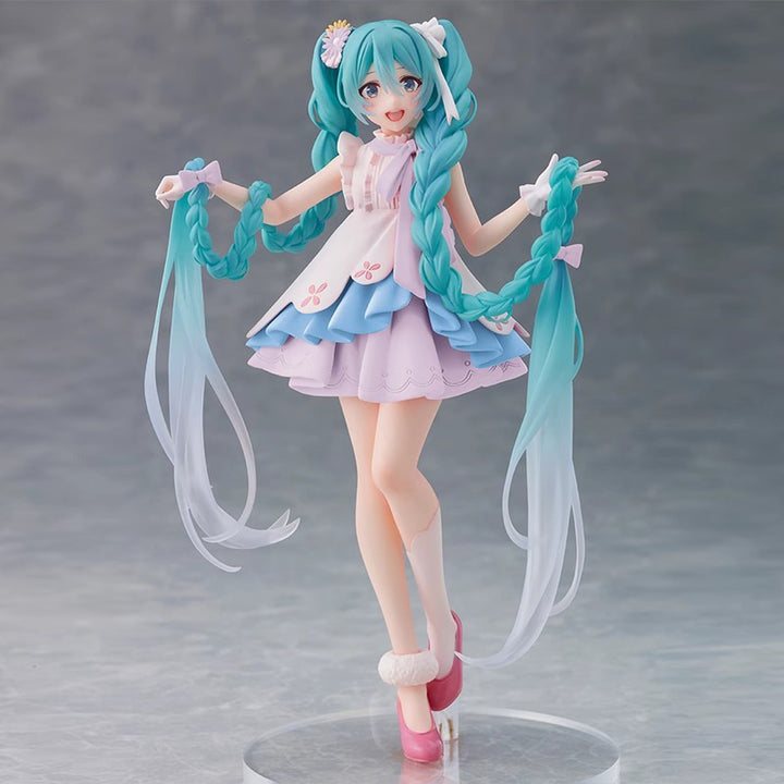 Hatsune Miku Pink Long-Haired Princess Ver. (Height: 18cm)