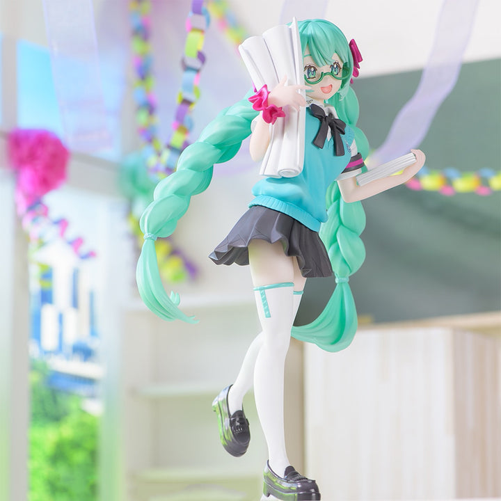 SEGA Hatsune Miku 16th Anniversary Figure (Height: 18cm).