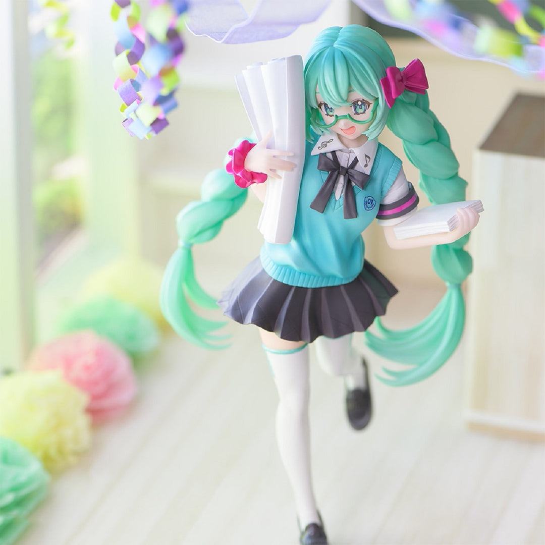 SEGA Hatsune Miku 16th Anniversary Figure (Height: 18cm).