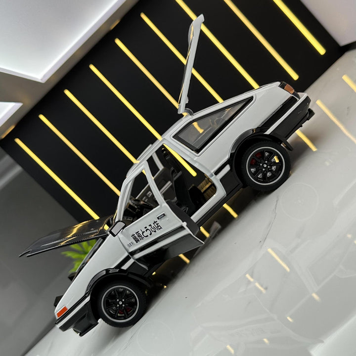 Welly 1:24 Initial D Toyota AE86 Diecast Model with Sound, Light (Classic Edition)