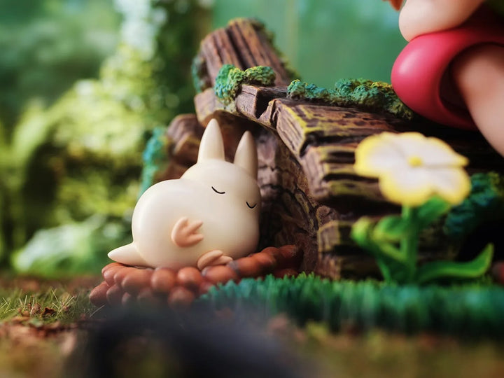 【Pre order】Dragon Meow Studio - My Neighbor Totoro Mei holding corn