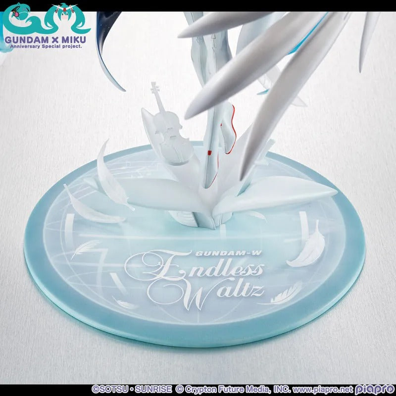 【Pre order】MegaHouse 1/7 PVC Hatsune Miku Wing Gundam Zero EW (Copyright)