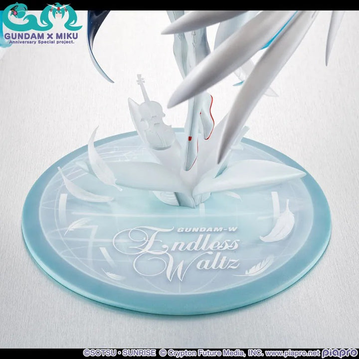 【Pre order】MegaHouse 1/7 PVC Hatsune Miku Wing Gundam Zero EW (Copyright)
